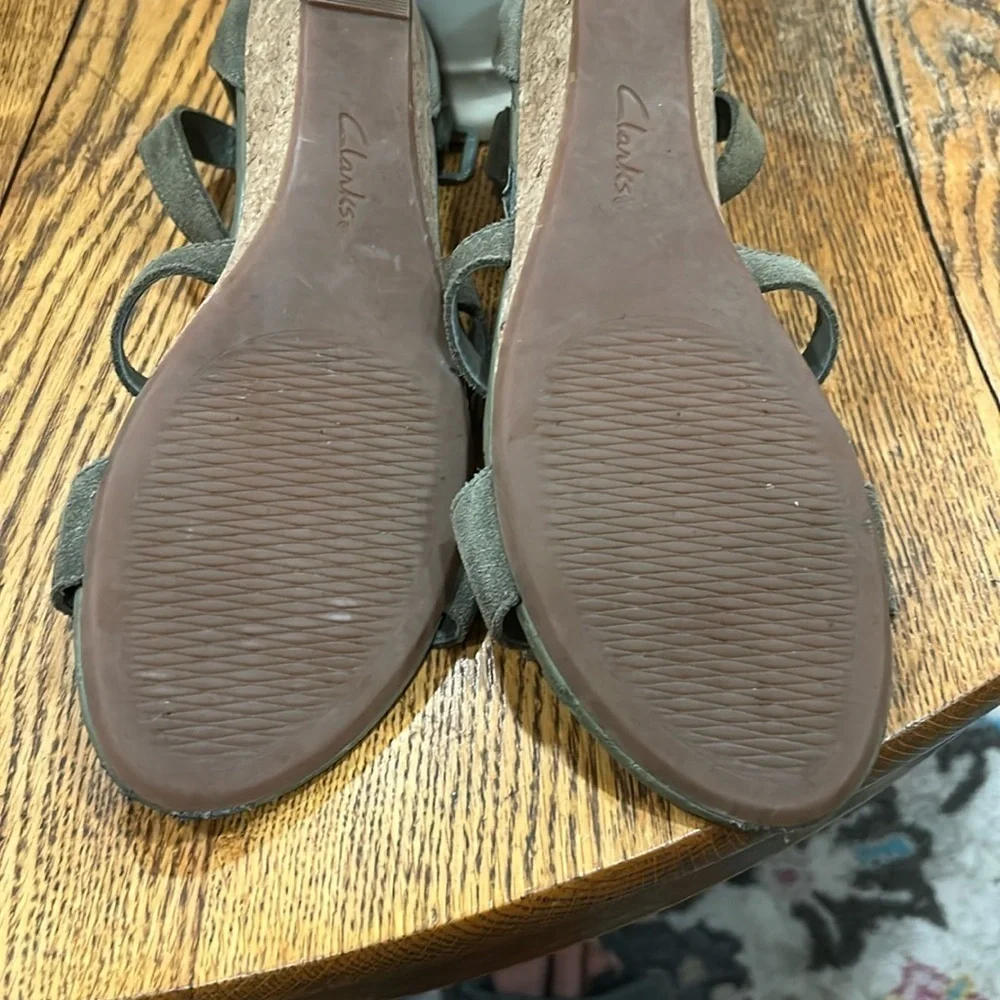 Clark’s Olive Suede Abigail Sun Fringe  Wedge Sandals